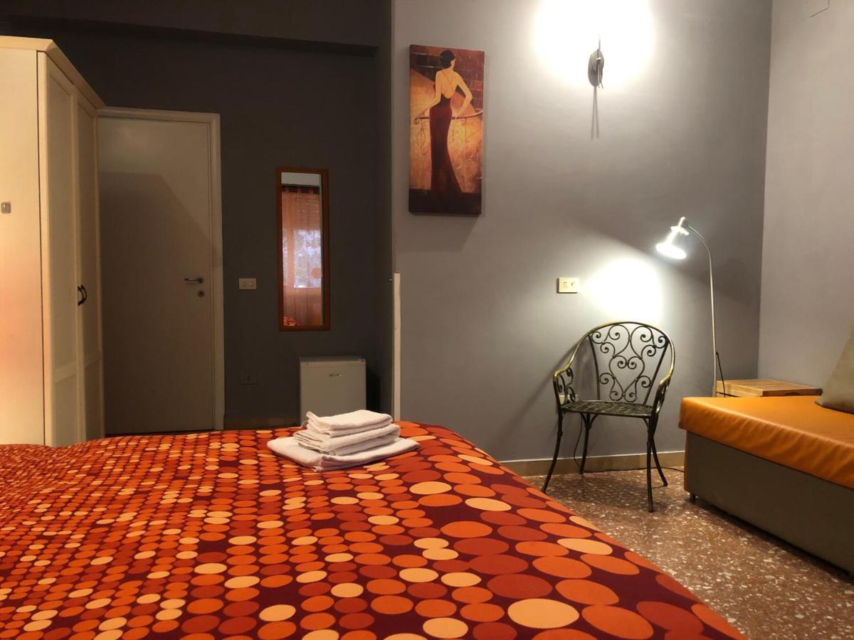 La Donna Garbata Bed & Breakfast Рим Екстериор снимка